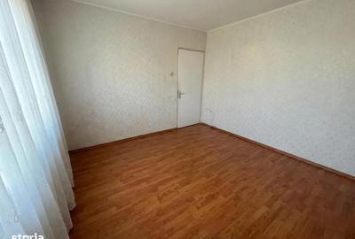 Apartament cu 3 camere decomandat în Rahova