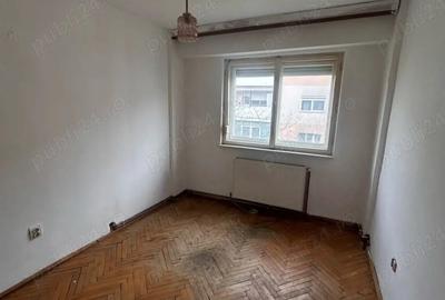 Apartament cu 3 camere decomandat în Micro 16 - 8