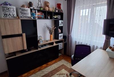 Apartament cu 2 camere decomandat în Exterior Vest