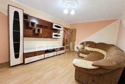 Apartament cu 3 camere decomandat în