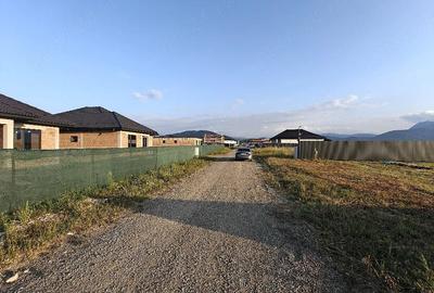 Teren de 781 mp, în Tărlungeni