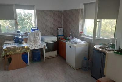 Casă cu 6 camere cu Teren 3200 Mp în Toporu - 2
