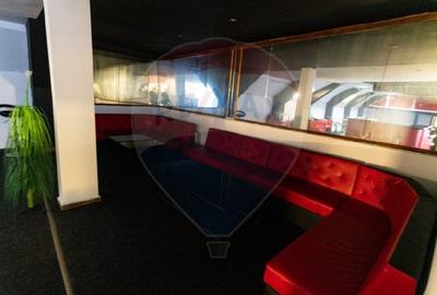 Spațiu comercial, de 200 mp, în Central - 3