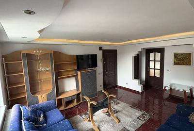 Apartament cu 3 camere decomandat în Exterior Vest