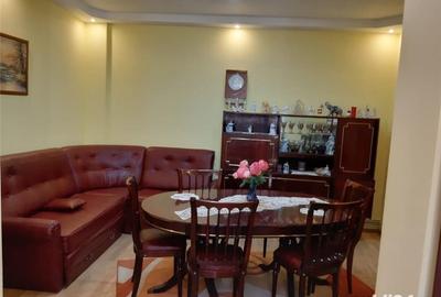 Casă cu 4 camere cu Teren 590 Mp în Central