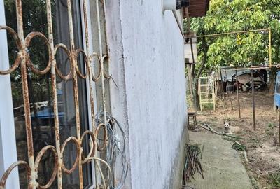Casă cu 3 camere cu Teren 1065 Mp în Domnești