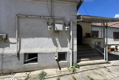 Casă cu 4 camere cu Canalizare în Central - 6