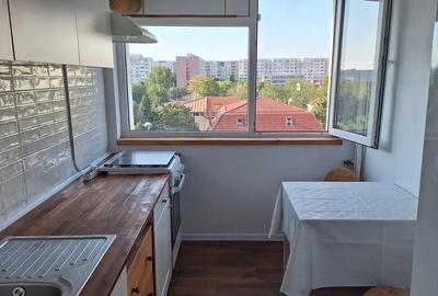 Apartament cu 2 camere semidecomandat, mobilat în Baba Novac