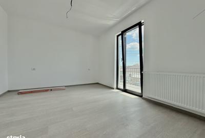 Casă cu 4 camere în Lumina