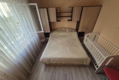Apartament cu 2 camere decomandat în Podu Roș