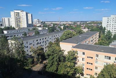 Apartament cu 3 camere semidecomandat în Titan