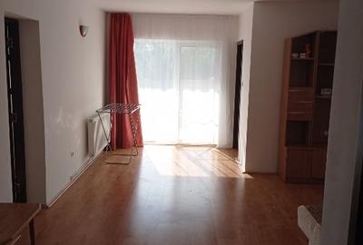 Apartament cu 2 camere semidecomandat, mobilat în Sângeorgiu de Mureș