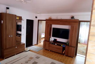 Apartament cu 3 camere decomandat în Florești - 1