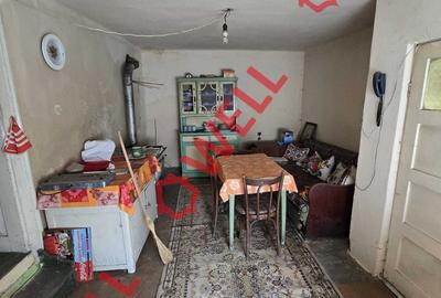 Casă cu 2 camere cu Teren 1685 Mp în Măieruș