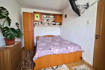 Apartament cu 2 camere semidecomandat în Km 5 - 8