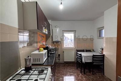 Apartament cu 3 camere decomandat în Lacu - 7