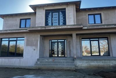 Casă cu 4 camere în Făcăi - 1
