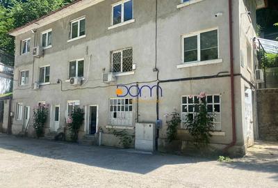 Spațiu comercial, de 160 mp, în Central - 8