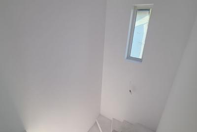 Casă cu 4 camere în Vidra