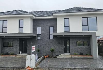 Casă cu 4 camere cu Teren 493 Mp în Săcălaz - 1