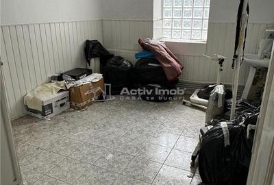Casă cu 8 camere cu Teren 281 Mp în Ultracentral - 2