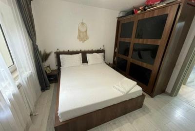 Apartament cu 3 camere decomandat în Baicului