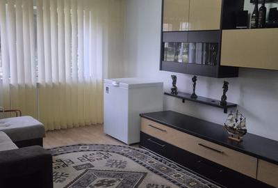 Apartament cu 3 camere decomandat în Petros - 2