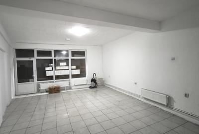 Spațiu comercial, de 45 mp, în E3 - 1