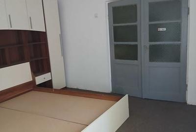 Casă cu 4 camere cu Teren 105 Mp în Andronache - 4