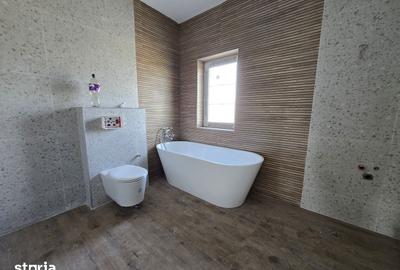 Casă cu 5 camere cu Teren 300 Mp în Moșnița Nouă