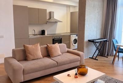 Apartament cu 2 camere semidecomandat în Floreasca