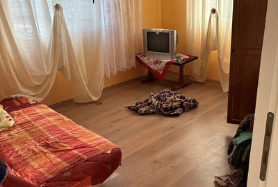 Casă cu 4 camere în Exterior Vest