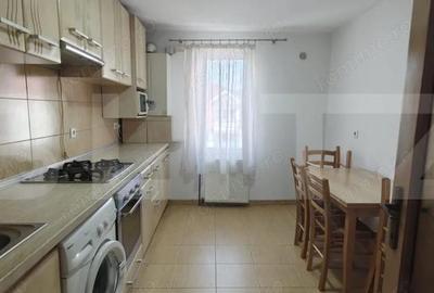 Apartament cu 3 camere decomandat în Central - 2