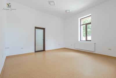 Spațiu comercial, de 720 mp, în Central - 3