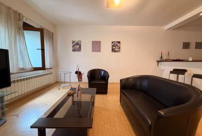 Apartament cu 2 camere decomandat, mobilat în Polonă - 3