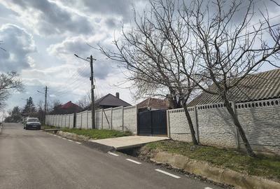 Casă cu 4 camere cu Teren 2500 Mp în Central - 9