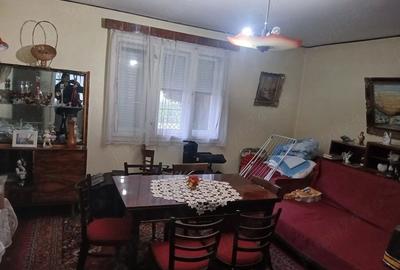 Casă cu 3 camere cu Teren 420 Mp în Central