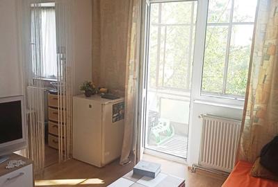 Apartament cu 2 camere nedecomandat în Simeria