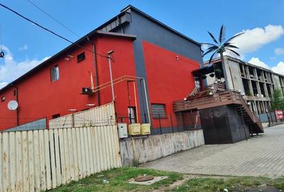 Spațiu comercial, de 800 mp, în Central - 3