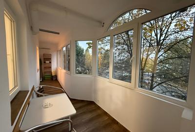 Apartament cu 2 camere decomandat în Trocadero
