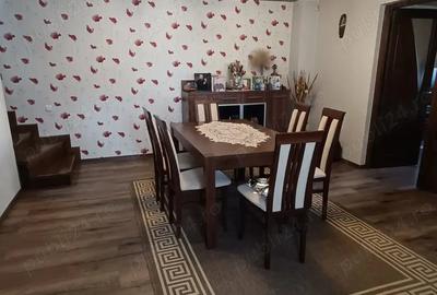 Casă cu 5 camere cu Teren 1000 Mp în Luna - 4