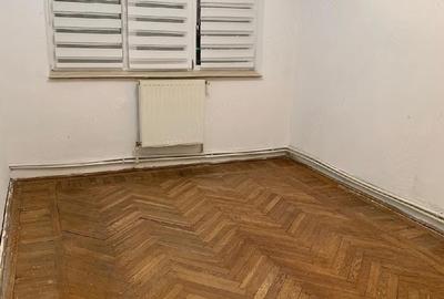 Apartament cu 4 camere decomandat în Central - 1
