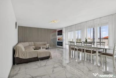 Casă cu 9 camere cu Teren 600 Mp în Fântânele