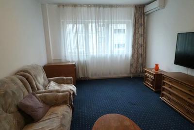 Apartament cu 3 camere decomandat în Berceni
