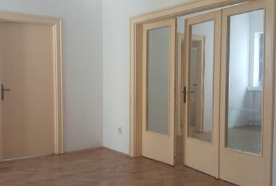 Apartament cu 3 camere semidecomandat în Batistei - 4
