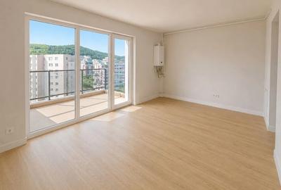Apartament cu 3 camere semidecomandat în Florești - 1
