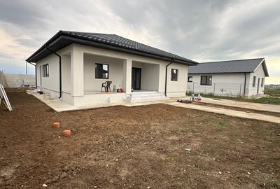 Casă cu 4 camere în Dârvari - 1
