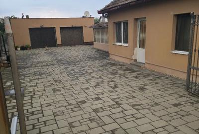 Casă cu 4 camere în Central - 1