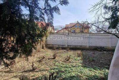 Casă cu 7 camere cu Teren 414 Mp în Splaiul Unirii