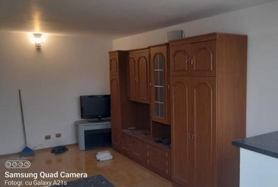 Apartament cu 2 camere decomandat în Malu Roșu